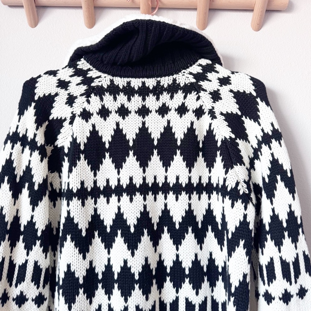Show Me Your MuMu Sun Valley Black and White Sweater - Picture 11 of 13